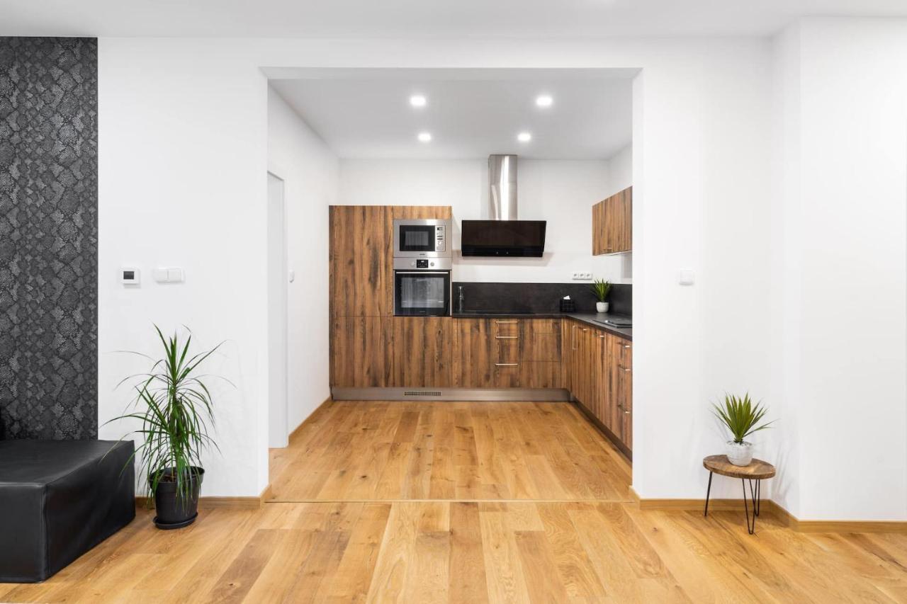 Domy Pod Palavou Apartment Klentnice Bagian luar foto