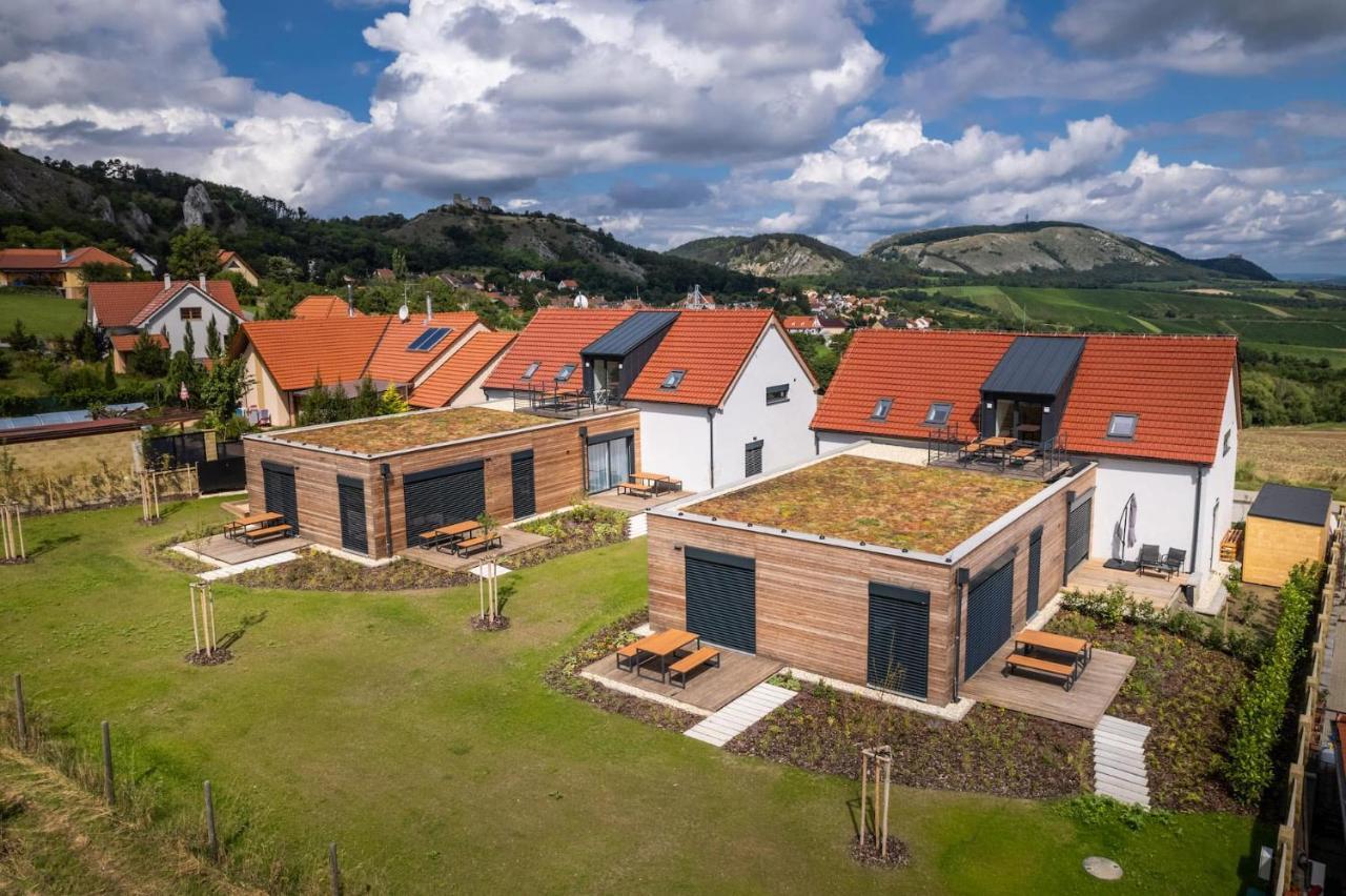 Domy Pod Palavou Apartment Klentnice Bagian luar foto