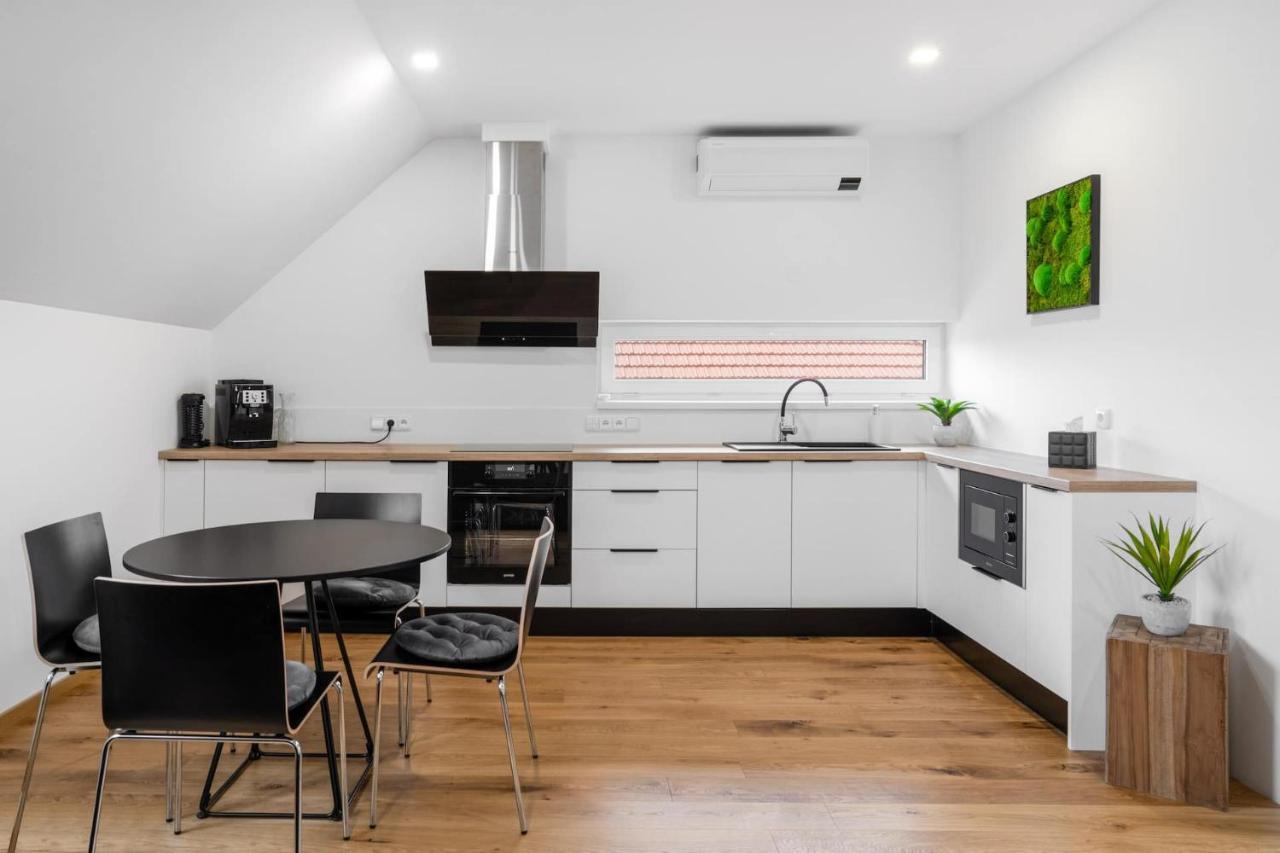 Domy Pod Palavou Apartment Klentnice Bagian luar foto