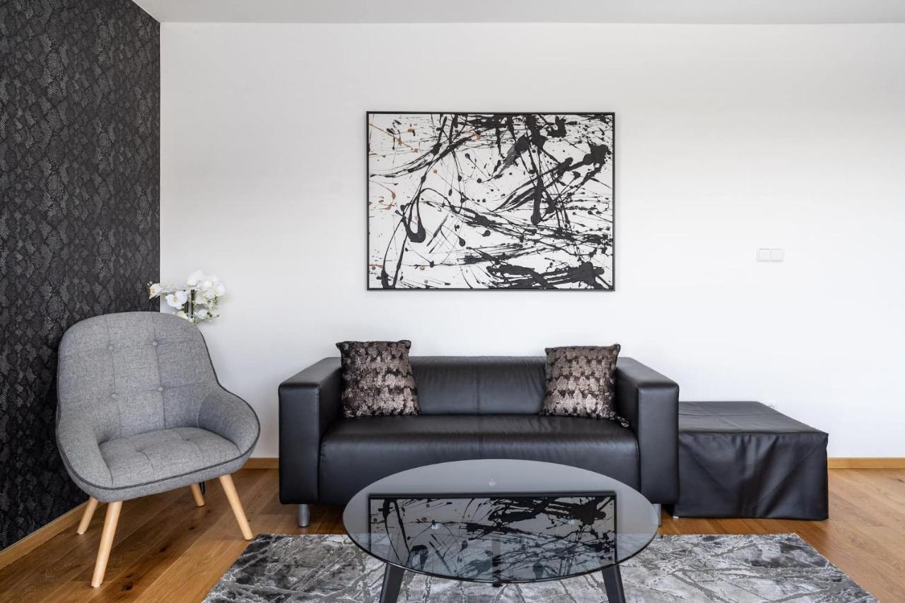 Domy Pod Palavou Apartment Klentnice Bagian luar foto