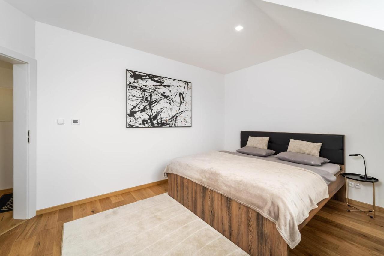 Domy Pod Palavou Apartment Klentnice Bagian luar foto