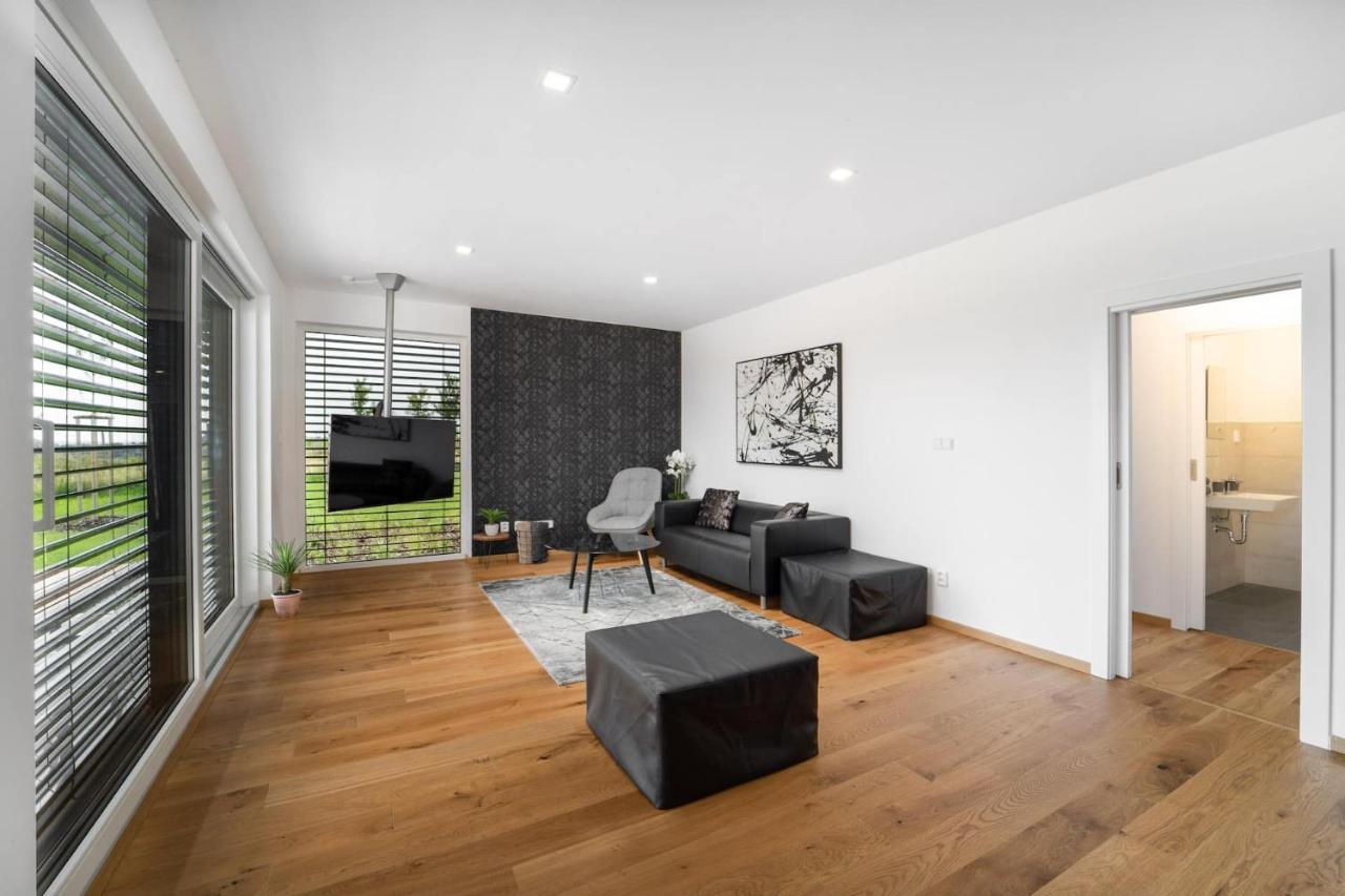 Domy Pod Palavou Apartment Klentnice Bagian luar foto